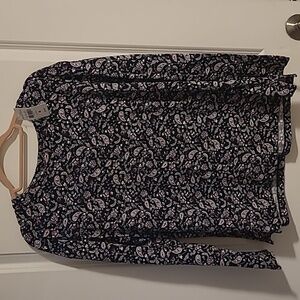 3/$27 NWT Northern Reflections paisley long sleeve